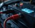 découvrez si laisser un chargeur de batterie de voiture branché en permanence est sûr. explorez les meilleures pratiques pour garantir la sécurité et la longévité de votre batterie tout en évitant les risques potentiels.
