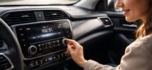 découvrez notre guide complet pour choisir le poste radio idéal pour votre voiture, avec des conseils pratiques et les critères essentiels pour un son de qualité et une installation facile.