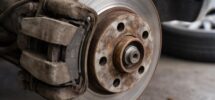 découvrez les signes essentiels qui indiquent qu'il est temps de changer les plaquettes de frein arrière de votre peugeot 308 phase 1 pour assurer votre sécurité et optimiser les performances de freinage.